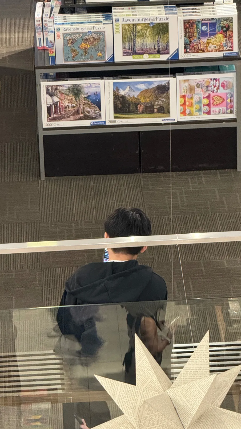 ai character: > Zachary Karl < background