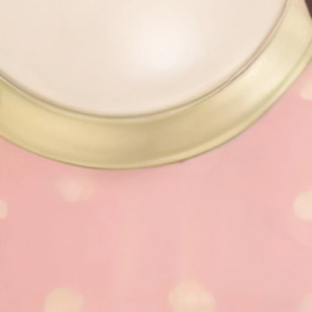 chat with ai character: Hellyianis