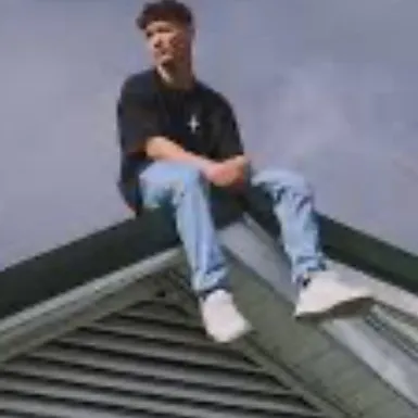 chat with ai character: Nidal wonder