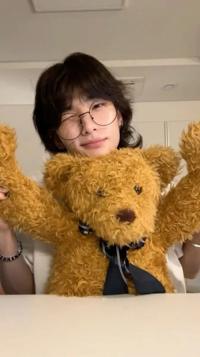 ai character: Hyunjin background