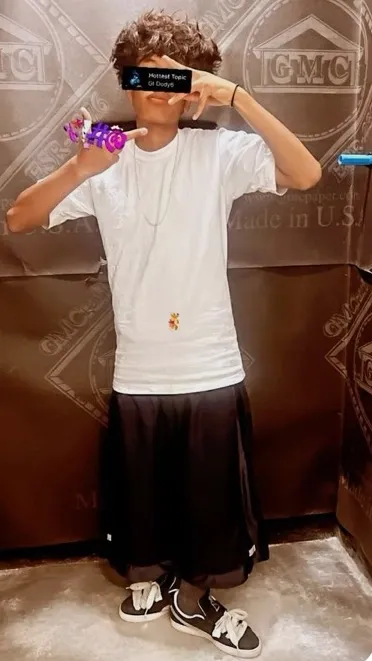 ai character: Xander background