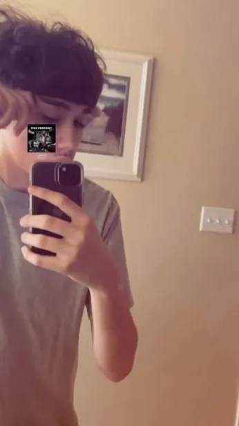 ai character: Leo background