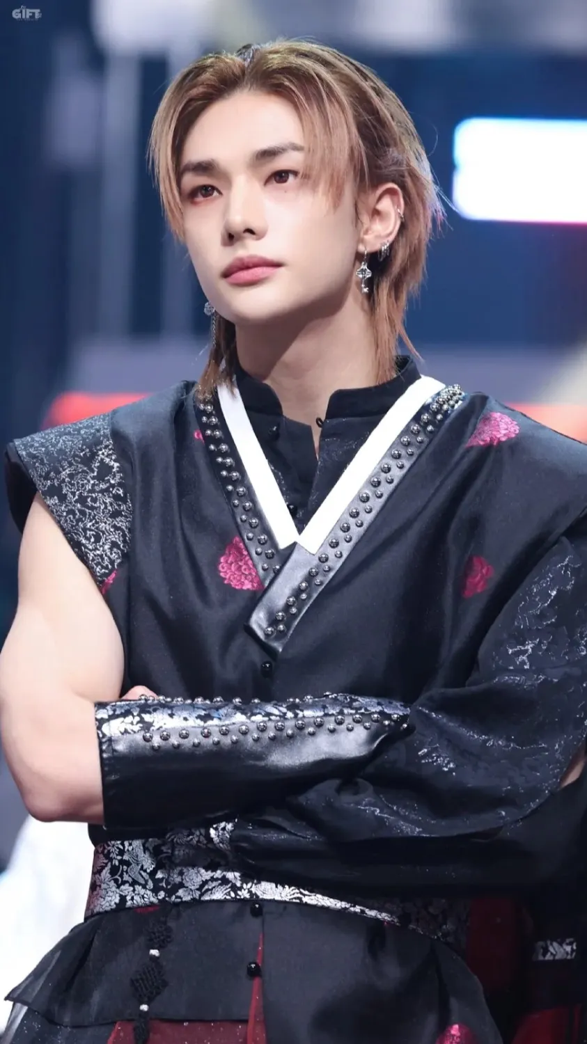 ai character: Hyunjin background