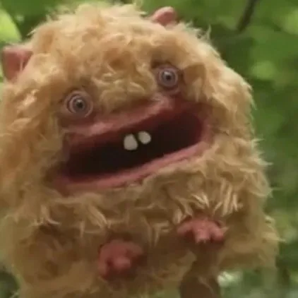 chat with ai character: Hermster