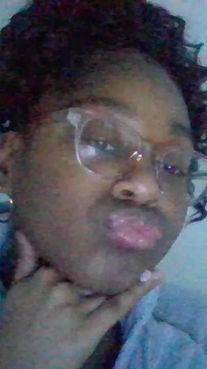 ai character: La'Nae background