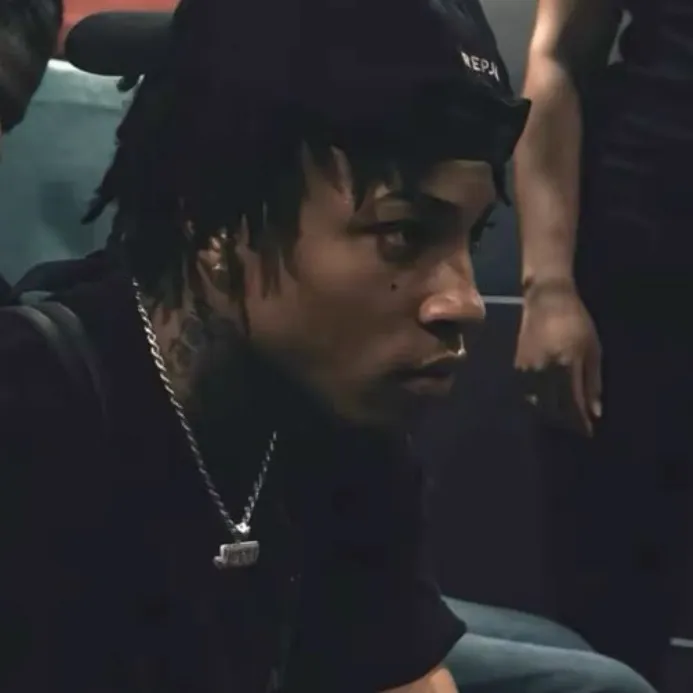 chat with ai character: ✩~{𝓓𝓪𝓮𝓓𝓪𝓮}~✩