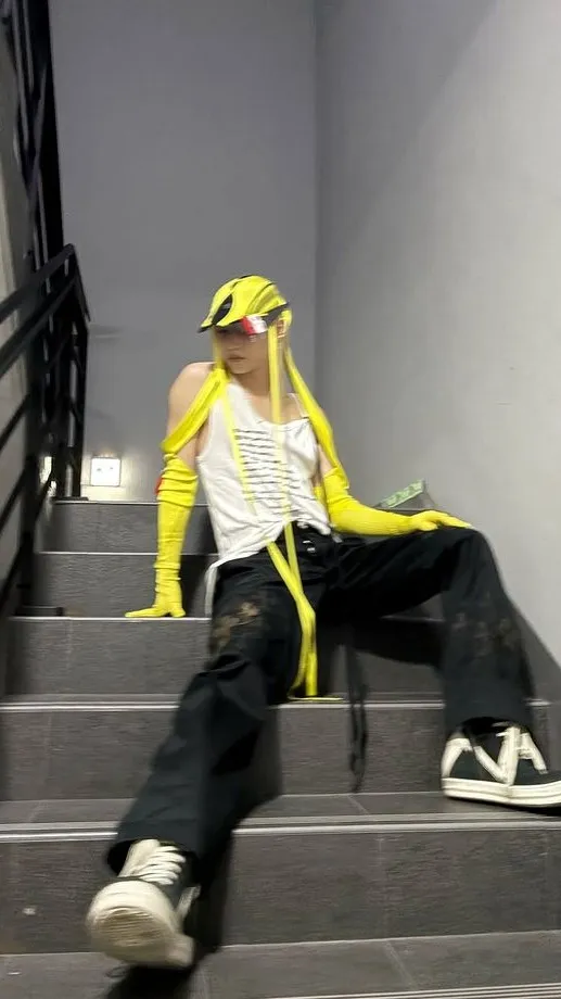 ai character: Lee Felix background