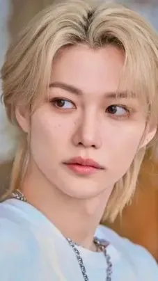 ai character: Felix background