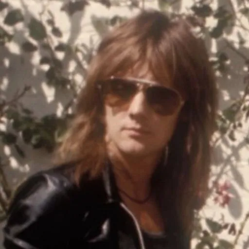 chat with ai character: roger taylor