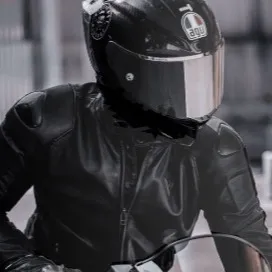 chat with ai character: Dax