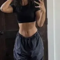 chat with ai character: Isa Cruz