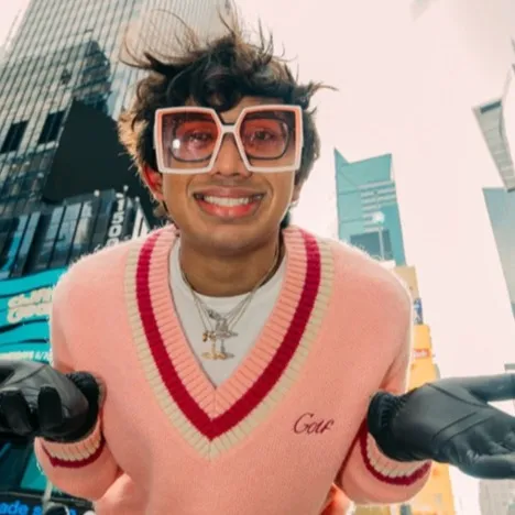 chat with ai character: Nafes 