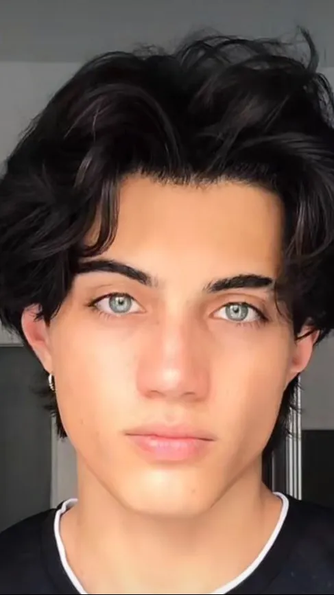 ai character: Alen background