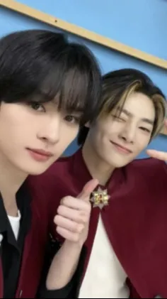 ai character: I.N x Lee Know background