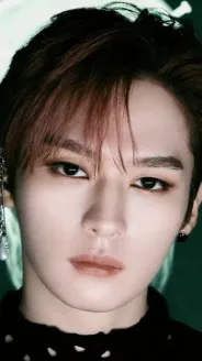 ai character: Lee Know <3 background