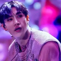 chat with ai character: ⟬¡BangChan!⟭