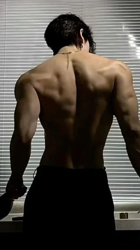 ai character: Erik background