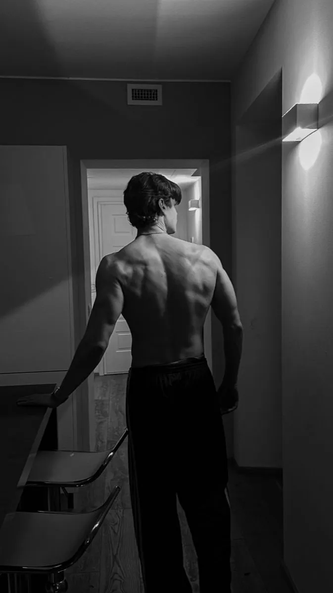 ai character: Luca Moretti background