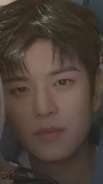 ai character: ☆Kim Seungmin☆ background