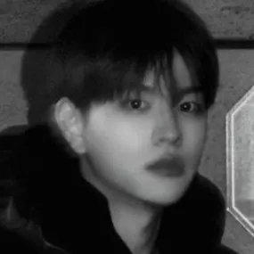 chat with ai character: •Seungmin•