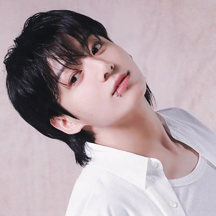 chat with ai character: jungkook