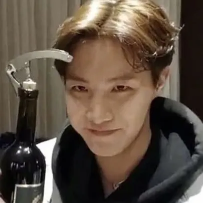 chat with ai character: jhope