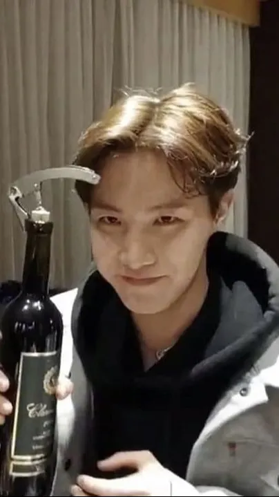 ai character: jhope background