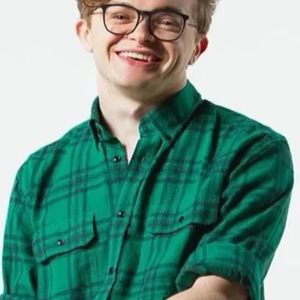 chat with ai character: Cg5