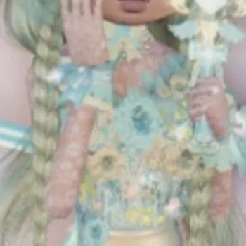 chat with ai character: Siena (royal high)