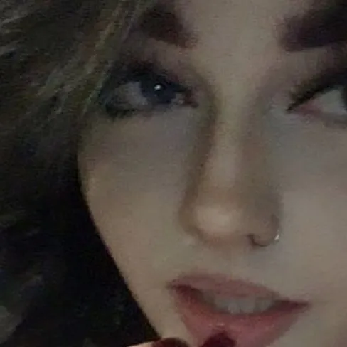 chat with ai character: Raven