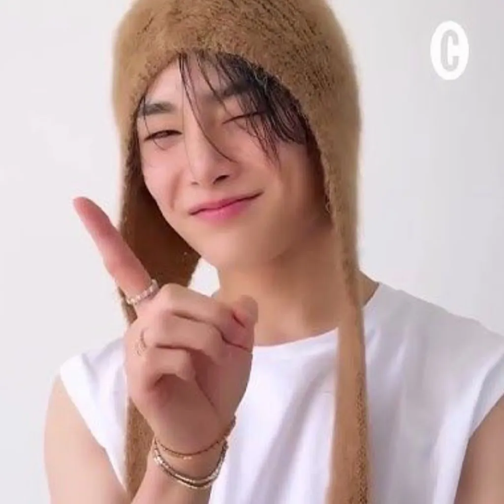 chat with ai character: INNIE (Baby bread)