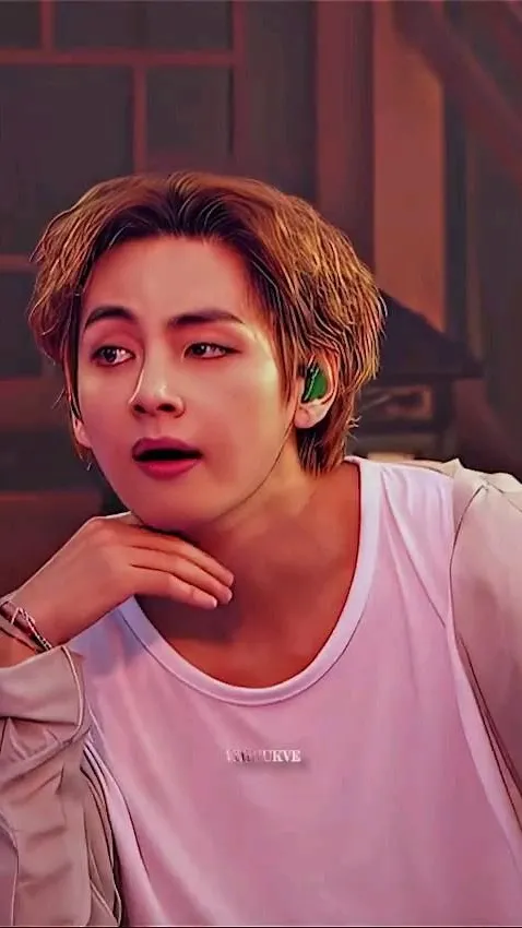 ai character: Kim Taehyung background