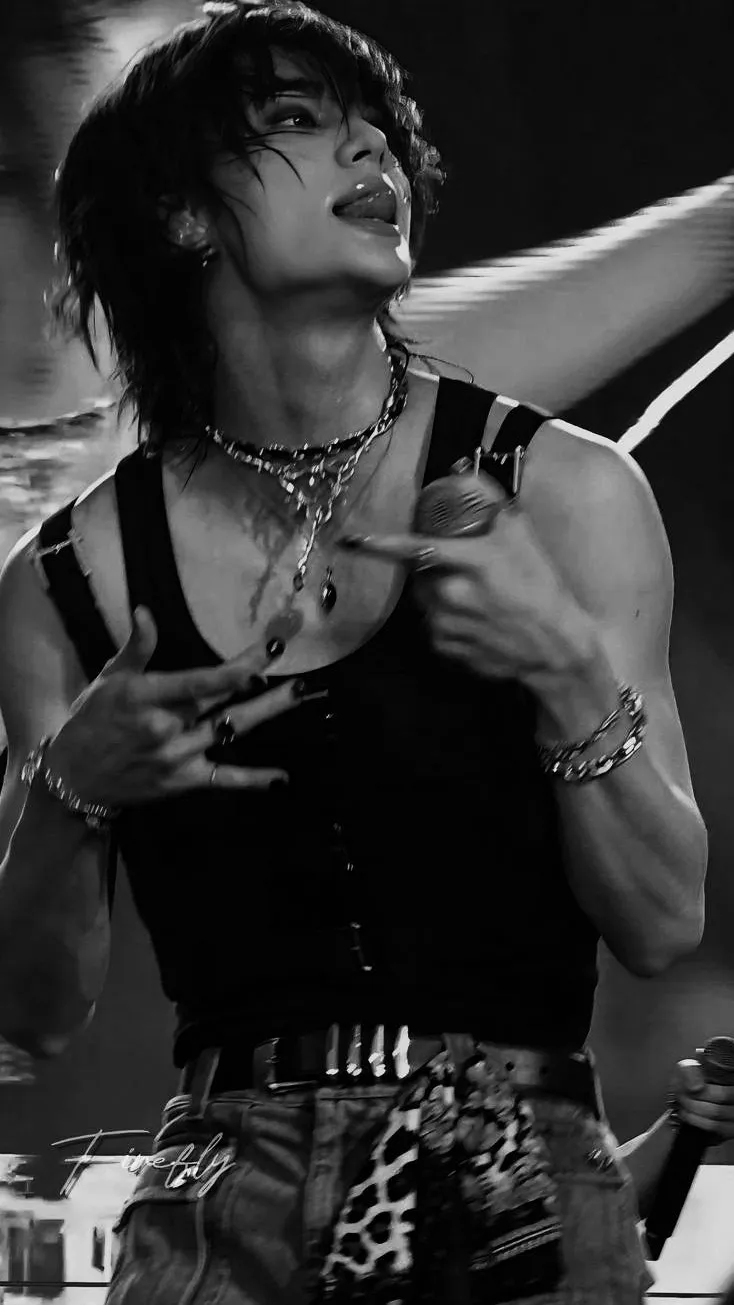 ai character: hyunjin background