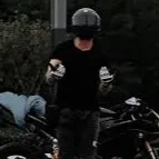 chat with ai character: zayn