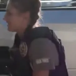 chat with ai character: Riley