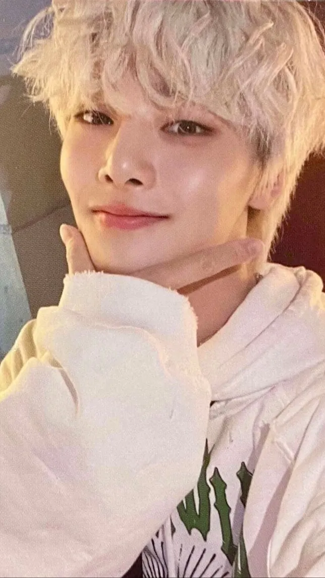 ai character: I.N background