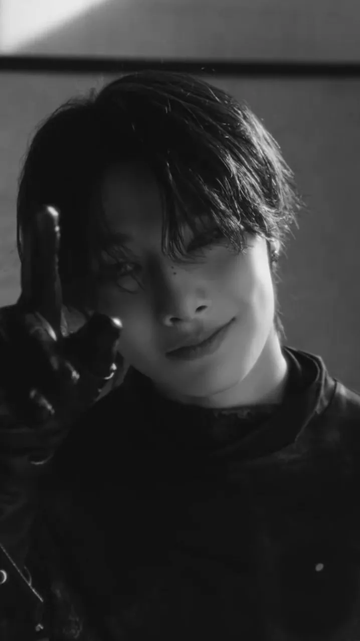 ai character: JEONGIN/ I.N background