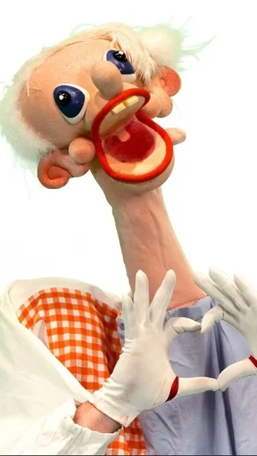 ai character: 💩*·˚ Eldie poopie background