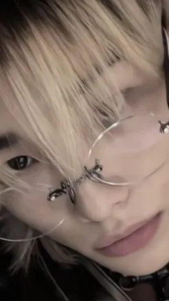 ai character: hyunjin-your enemy background