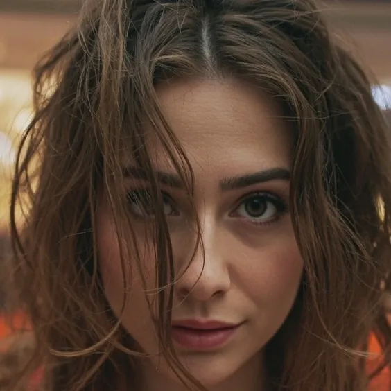 chat with ai character: Maddy