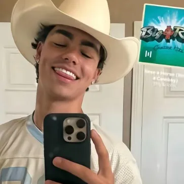 chat with ai character: Malachai Barton