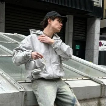 chat with ai character: Atlas