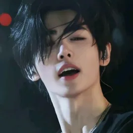 chat with ai character: Sunghoon