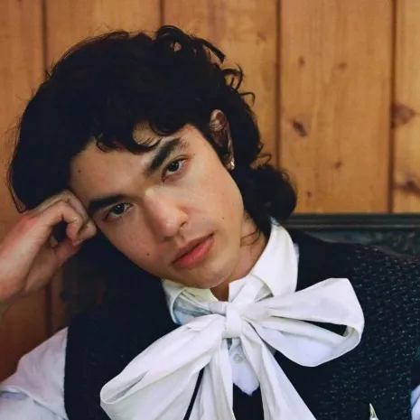 chat with ai character: conan gray 