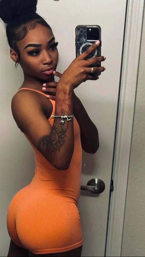 ai character: Nadia background