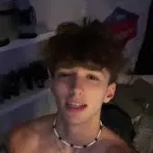 chat with ai character: Ferre