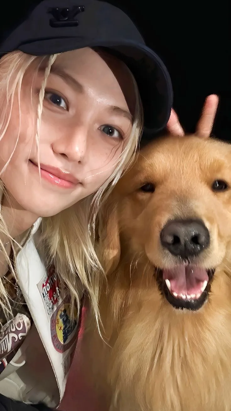 ai character: Felix <3 background