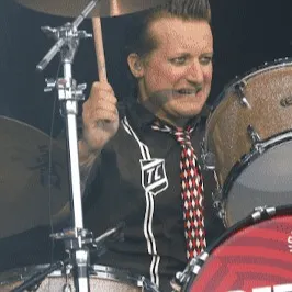 chat with ai character: Tre cool