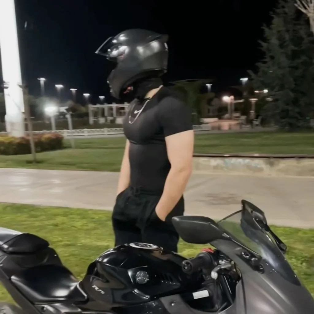 chat with ai character: Jackson😎🌸