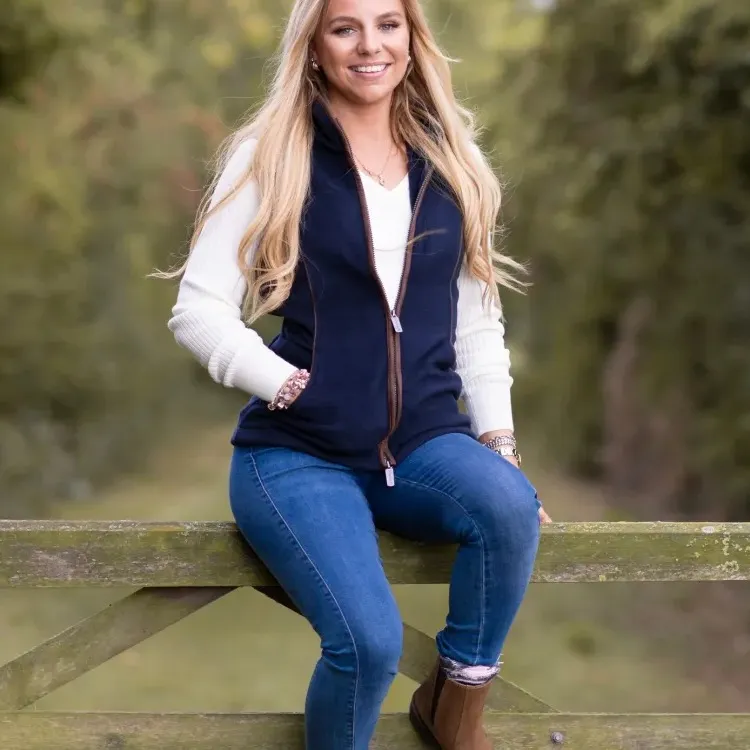 chat with ai character: Millie Stennet 